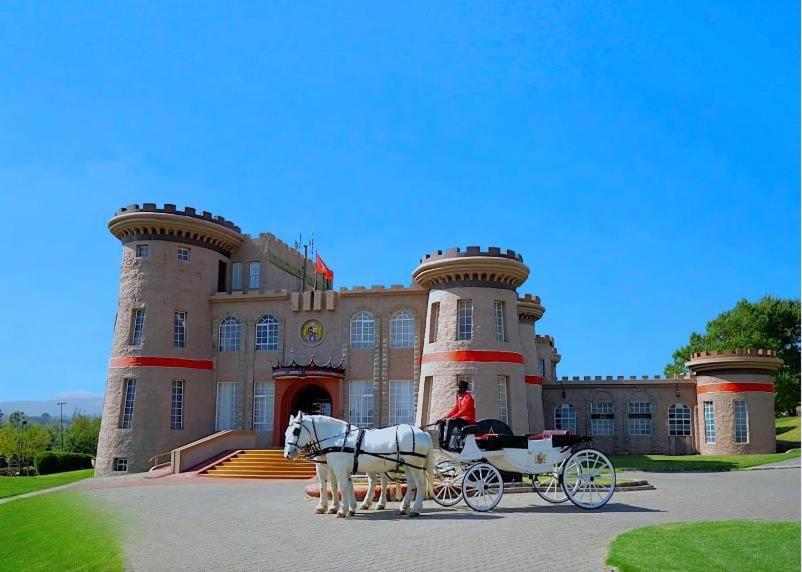 Tafaria Castle Day Trip